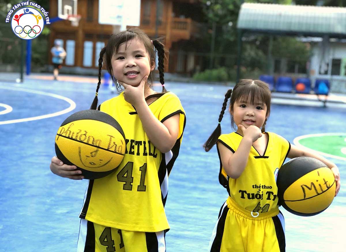 Con gái có nên học bóng rổ không